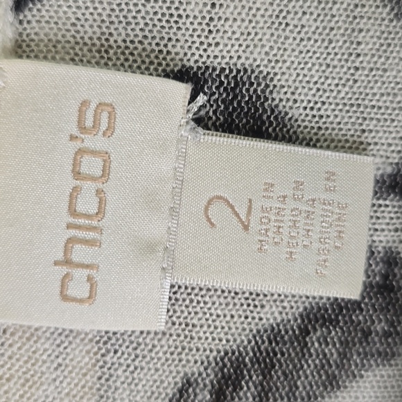 CHICOS Black and White Patterned Women's Cardigan Sweater, Size 2 (M) - Picture 3 of 4